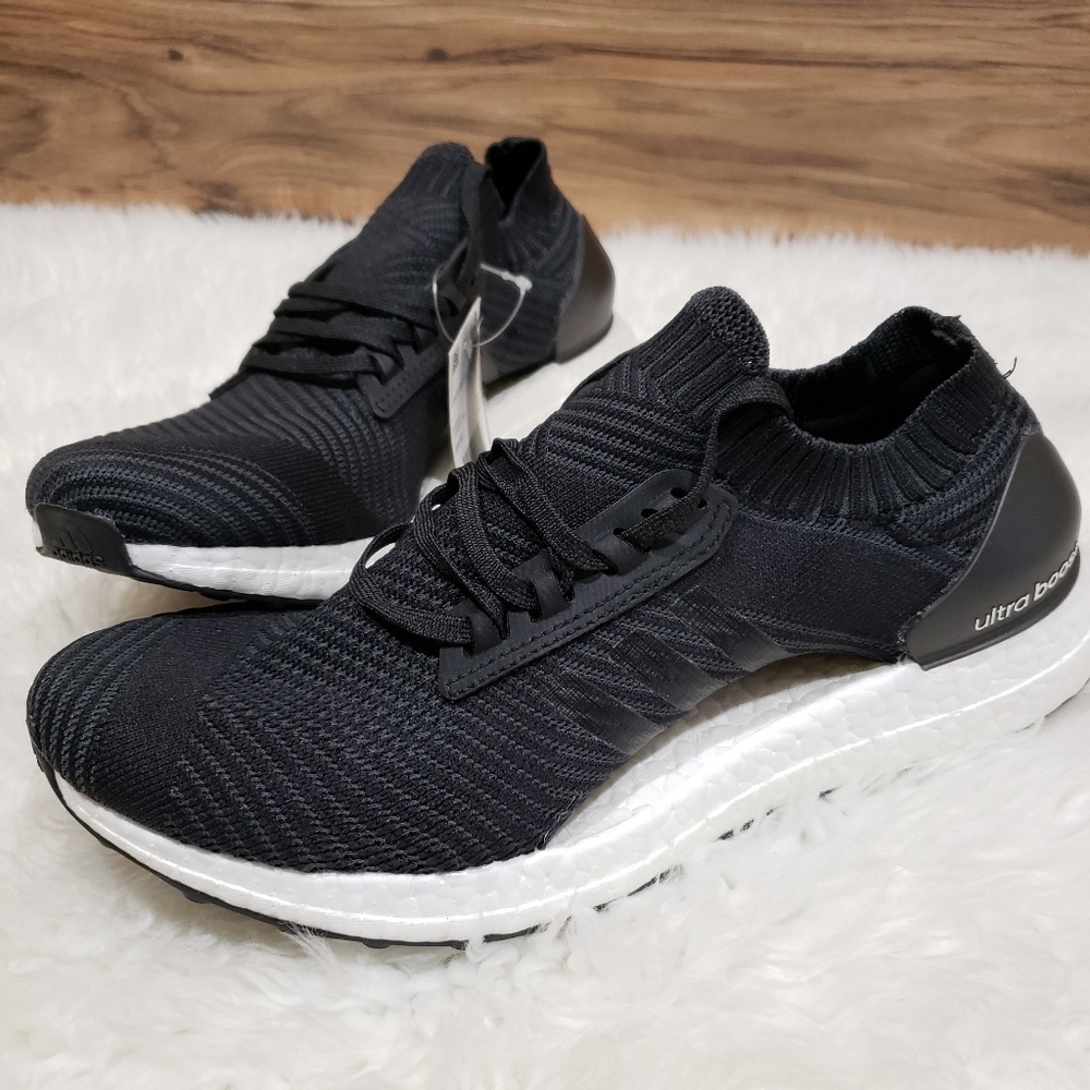 New Adidas Ultraboost Black Running Shoes - Picture 2 of 8